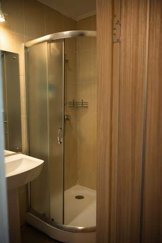 Гостевой дом Гончаровъ Полотняный Завод Двухместный номер с 1 кроватью или 2 отдельными кроватями-4